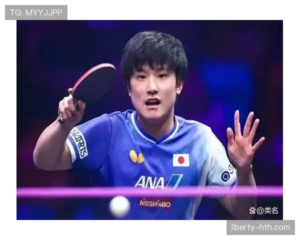 张本智和上场冷若冰霜，赛后那张卡比我年薪还猛